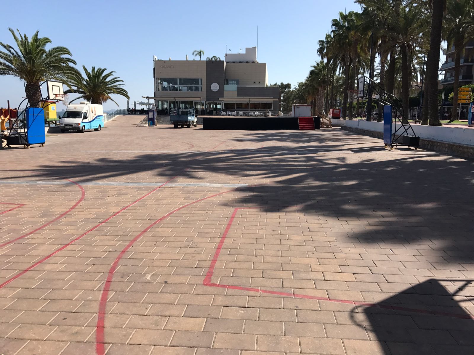 Explanada barnuevo de Santiago de la